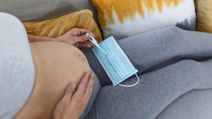 Εγκυμοσύνη & COVID-19: Οι απαντήσεις στις 7 πιο συχνές ερωτήσεις